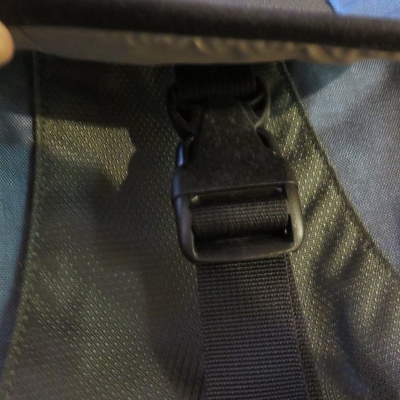 EMS blue/black crossbody medium travel bag, nwot - Picture 4 of 10